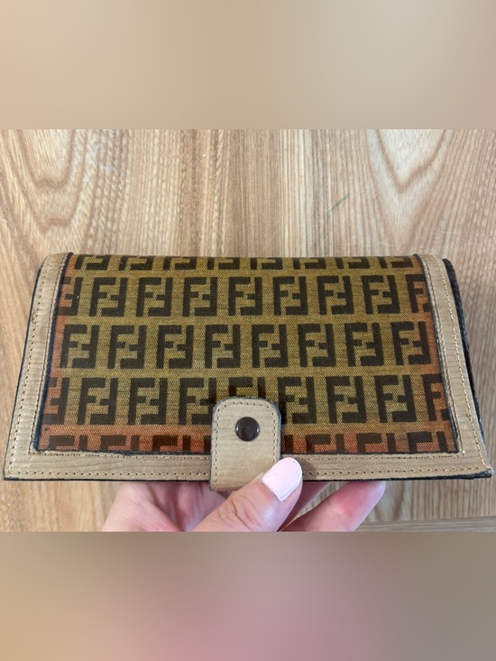 Fendi Handbags - Auth Fendi kisslock leather Ling wallet Vintage